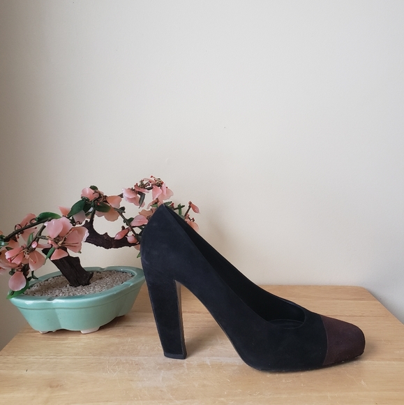 Authentic Prada Suede Pumps - Picture 11 of 16